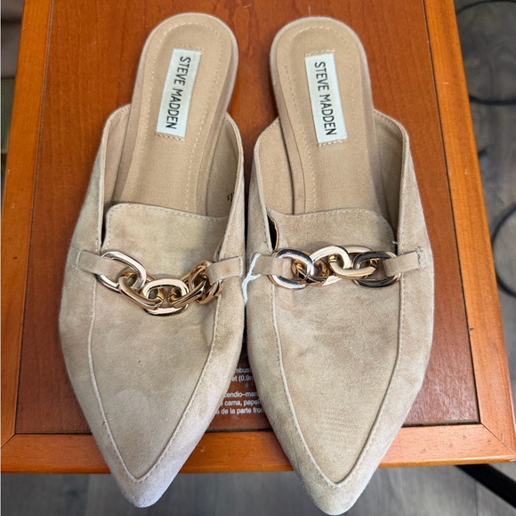 Steve Madden Faine Tan Suede Pointed Toe Slip-On Chain Detail Flats. Size: 8 - Picture 2 of 6